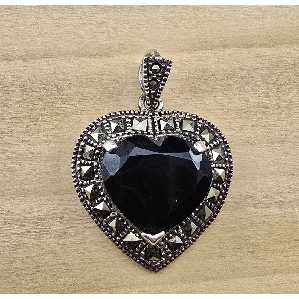 Vintage Heart-Shaped Pendant Marcasite 925 Sterling Silver Black Stone